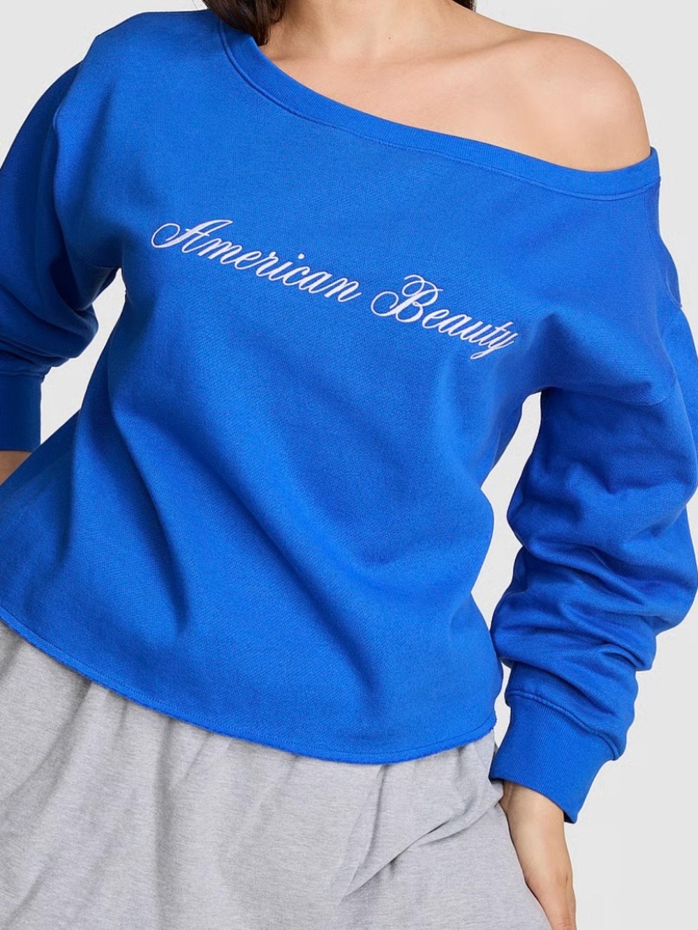 Victoria's Secret PINK American
Beauty off the shoulder sweatshirt size L 💙💙💙